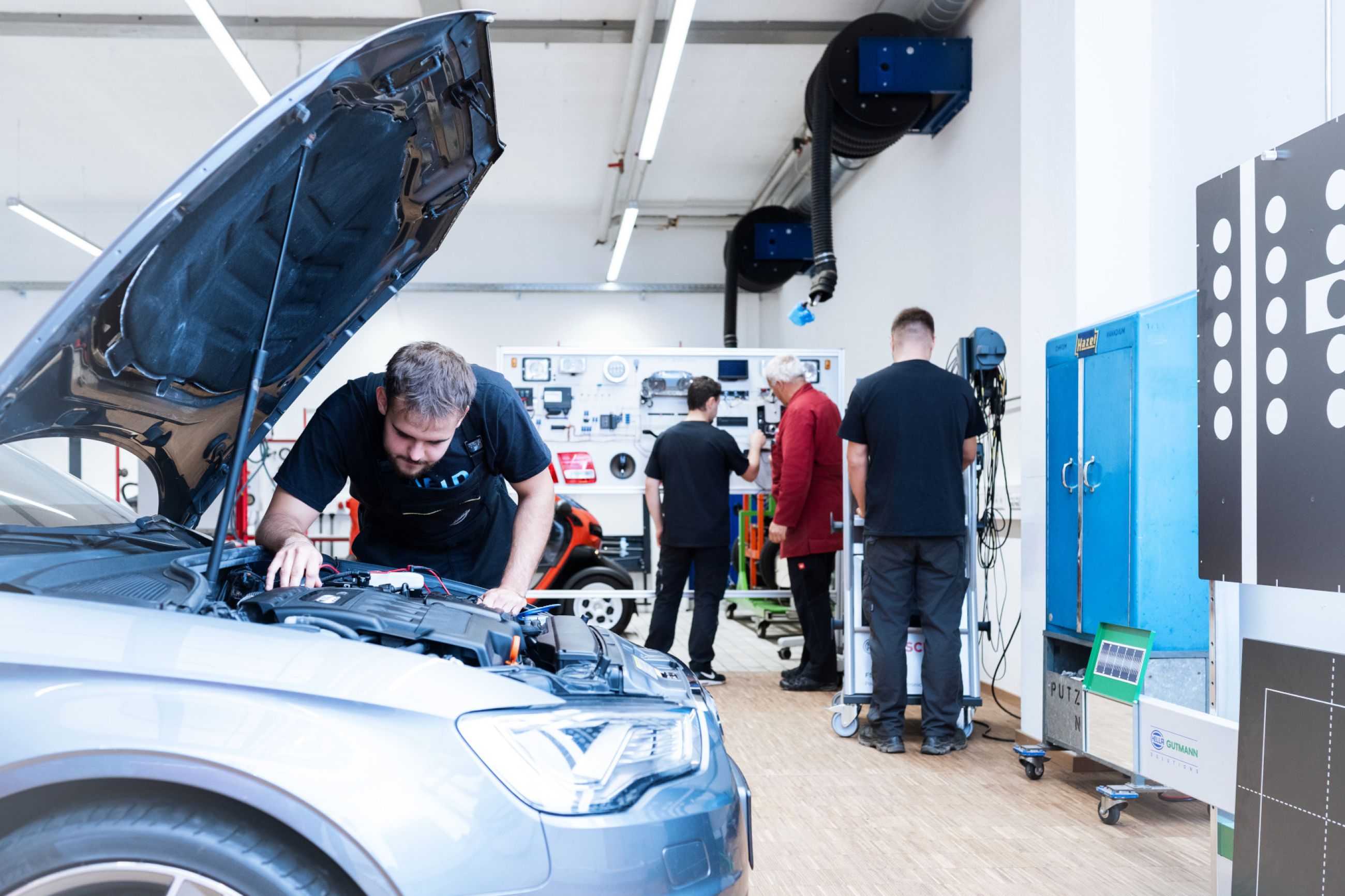 Header Kfz-Mechatroniker/in Personenkraftwagentechnik