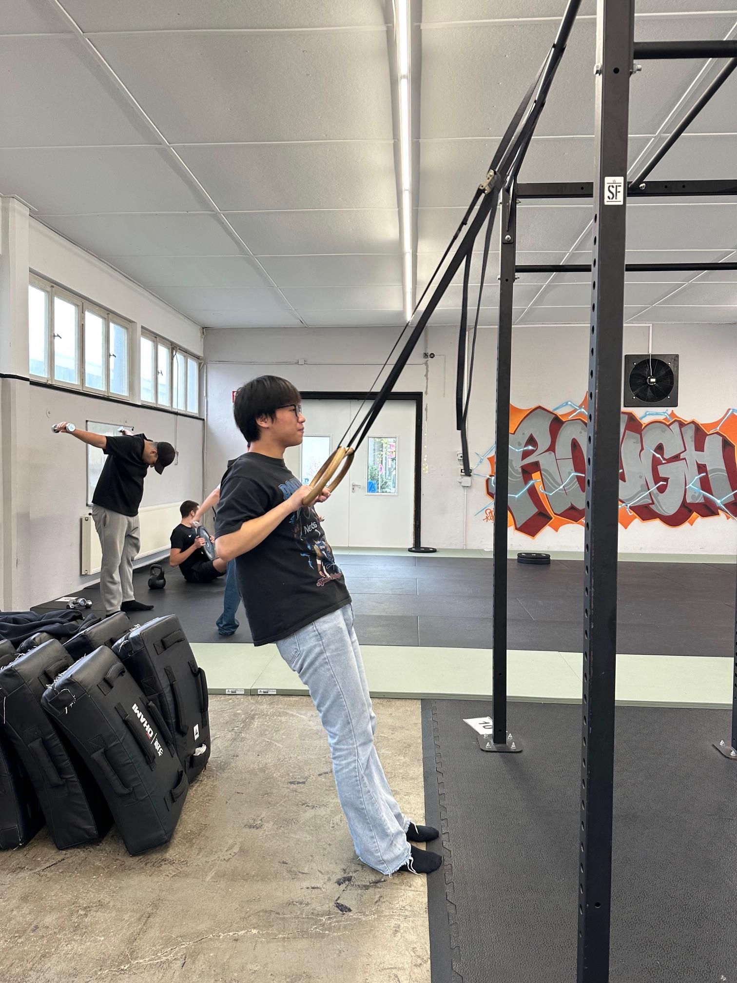 Functional Fitness im Rough Gym – AVdual trainiert